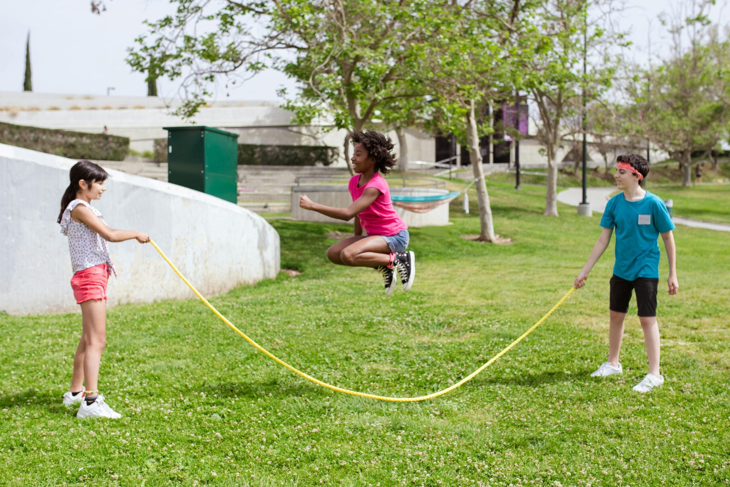 easy outdoor kid activities