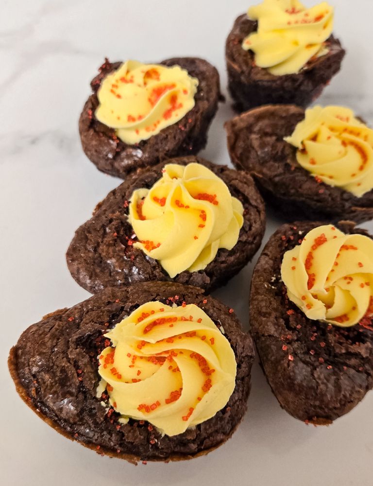 Vegan-easter-mini-egg-brownies.