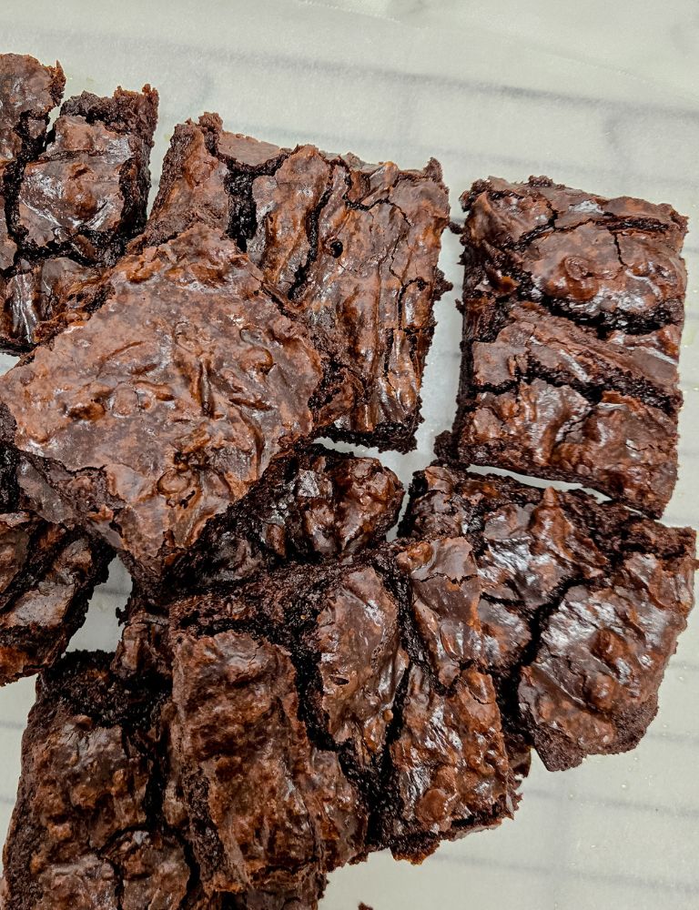 the-best-vegan-brownie-with-crinkle-tops