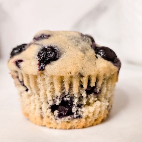 Easy-Homemade-Moist-Blueberry-Muffins