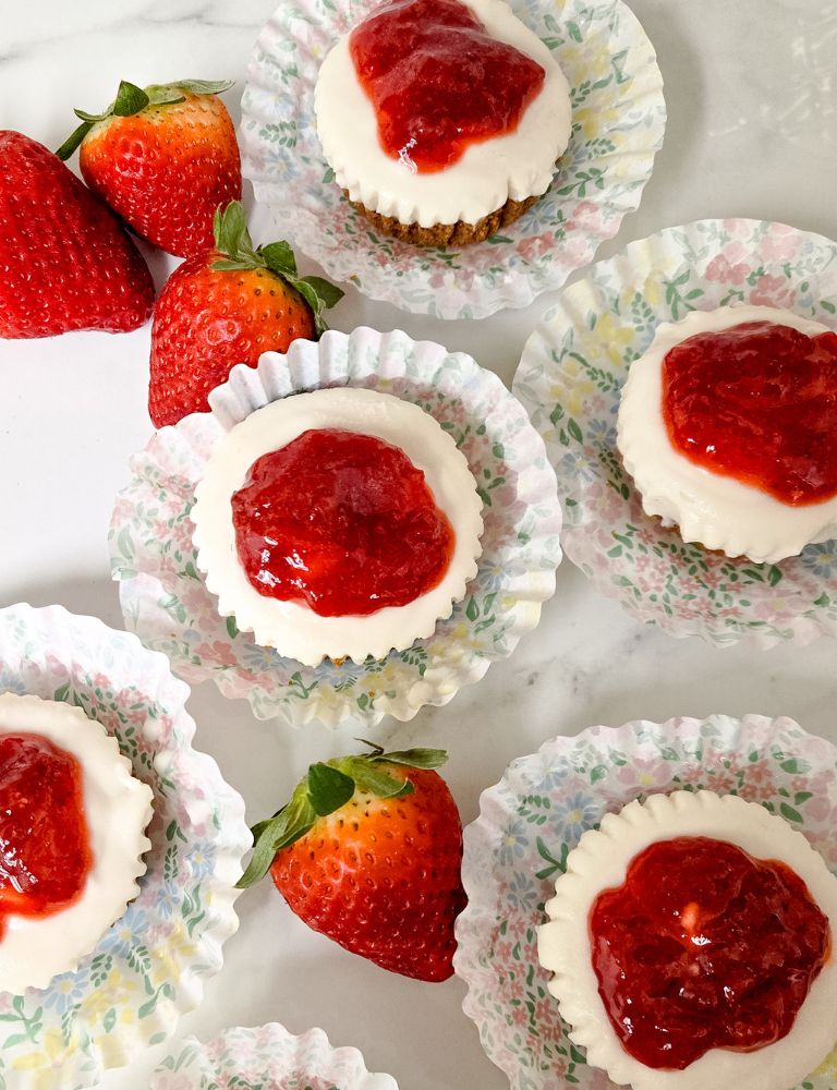 Vegan-Strawberry-Cheesecake-Bites