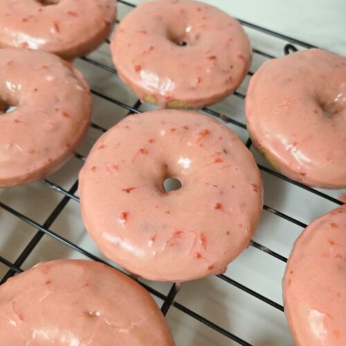Vegan Strawberry Baked Donuts (3)
