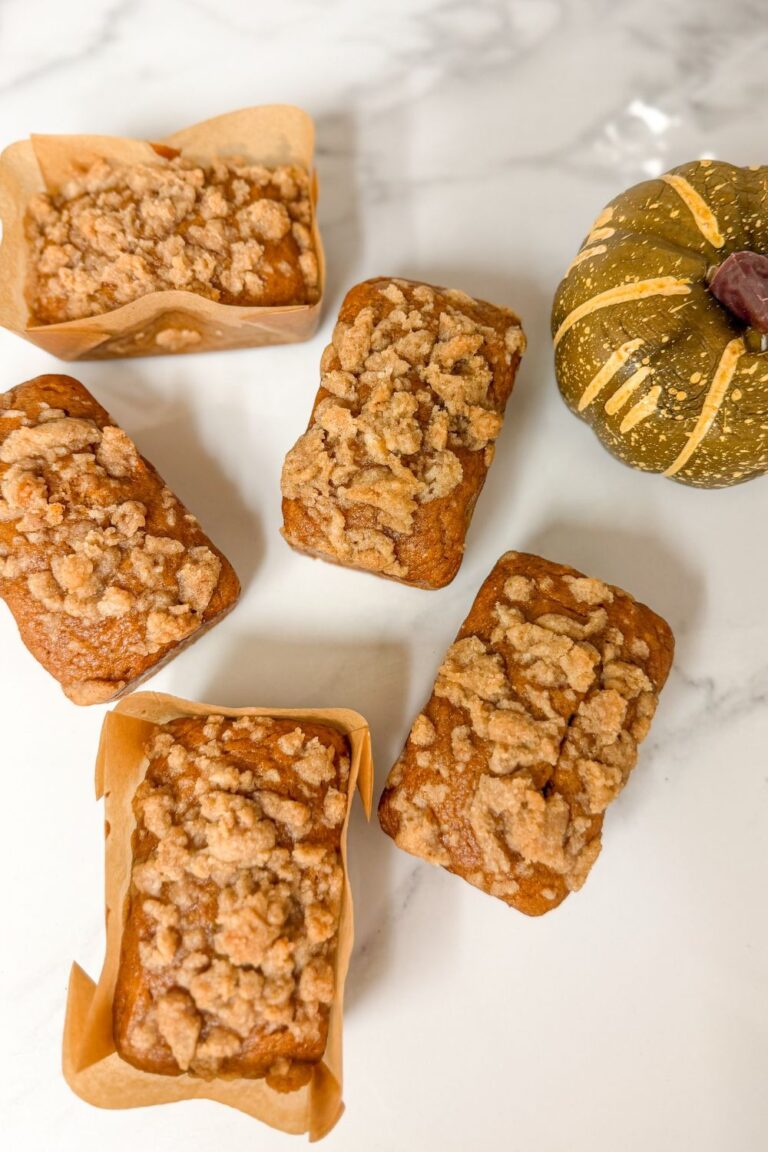 Mini Vegan Pumpkin Bread with Brown Sugar Streusel