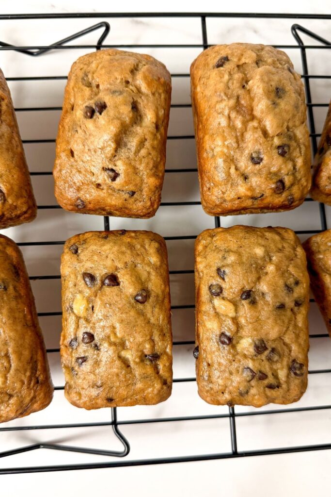 vegan-mini-chocolate-chip-banana-bread