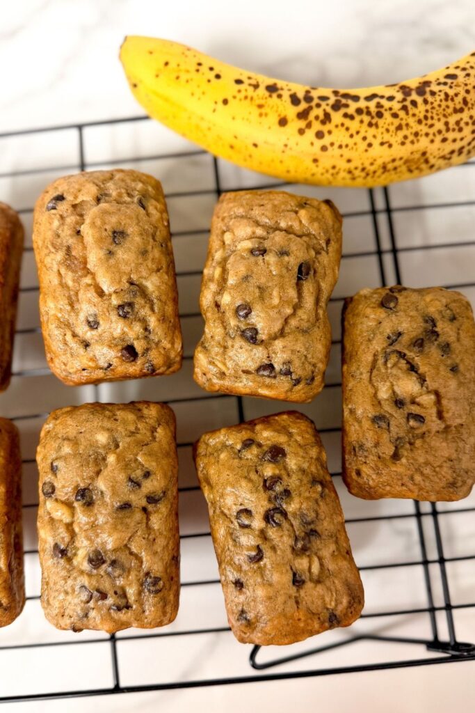 vegan-mini-chocolate-chip-banana-bread