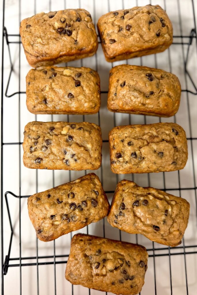 vegan-mini-chocolate-chip-banana-bread